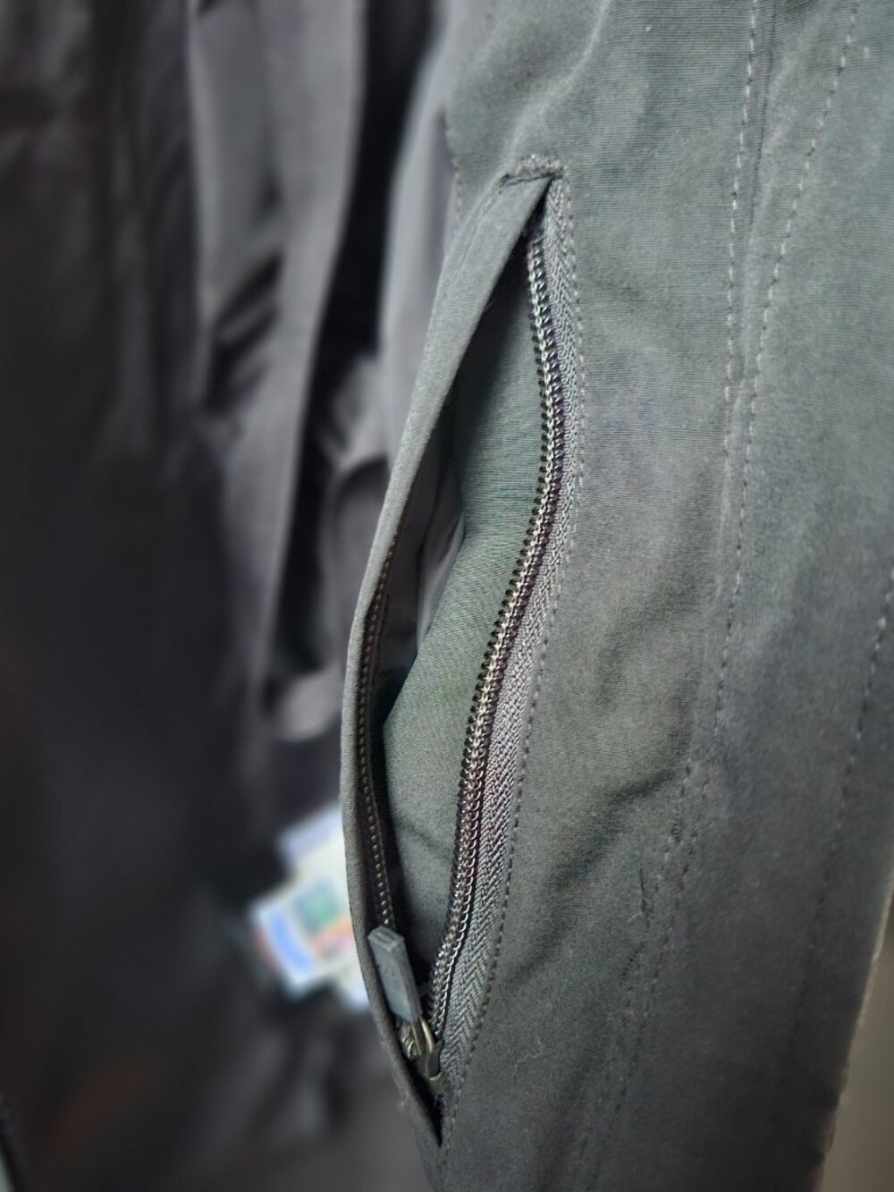 Authentic Canada Goose Bomber Jacket - Picture 8 of 13